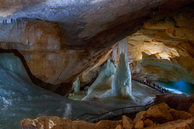 Dachstein Rieseneishöhle in Obertraun