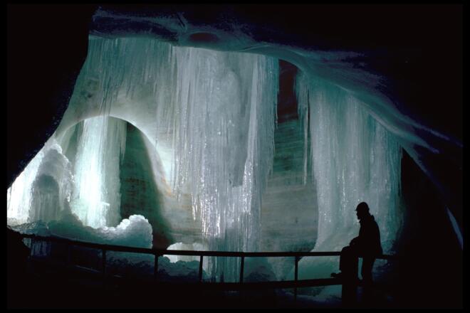 Eiskapelle in der Dachstein Rieseneishöhle