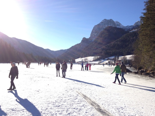 Schlittschuhlaufen auf dem Hintersee