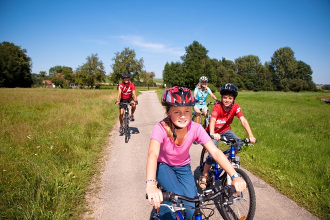 Familienausflug am Römerradweg (c) Innviertel Tourismus Erber