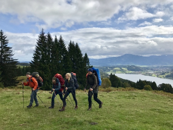 Wanderer am Alpsee Tiefblick