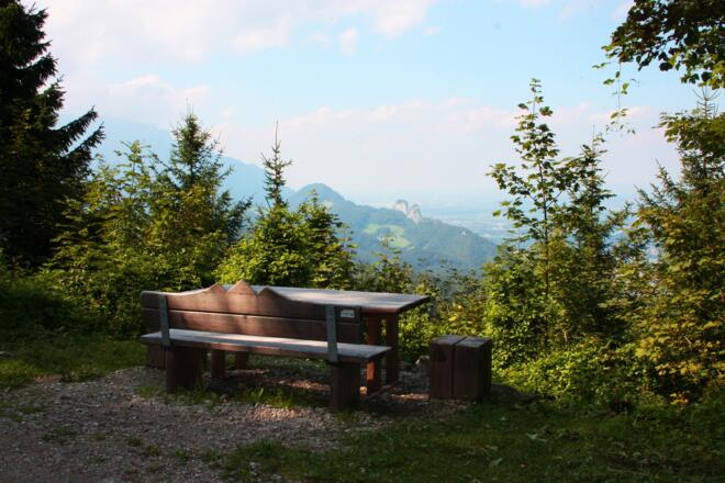 Rastplatz mit SalzAlpenSteig-Bankerl