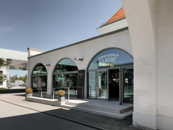 Cafe "Boxer BAR" der BMW Classic