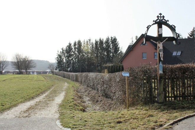 Wegekreuz entlang der Strecke