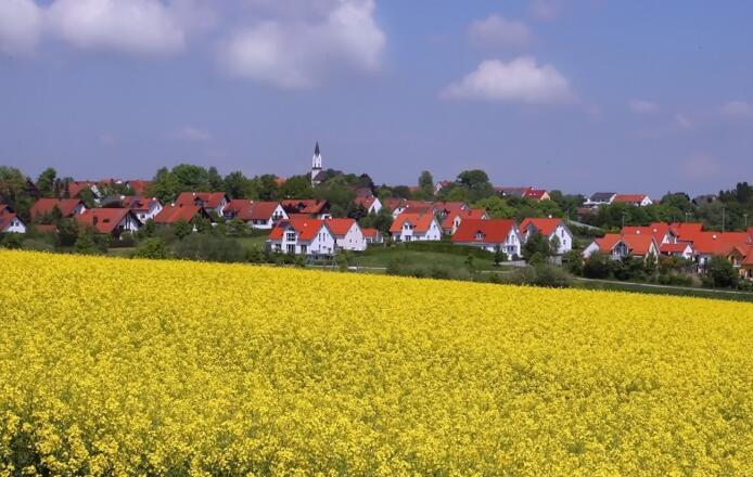 Blick auf die Gemeinde Attenkirchen