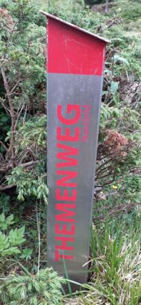 Nassfeld. Routeaanduiding Themenweg