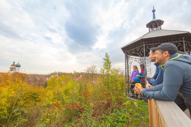 Blick vom Schließberg auf die Stadtkirche Giengen an der Brenz