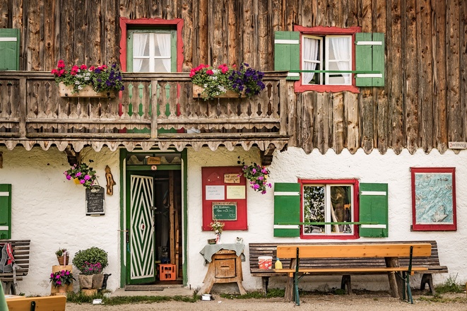 Gemütliche Einkehr bei der Höllenbachalm