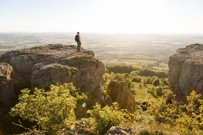 Schroffe Felsen prägen den Staffelberg (c) Linda Böse