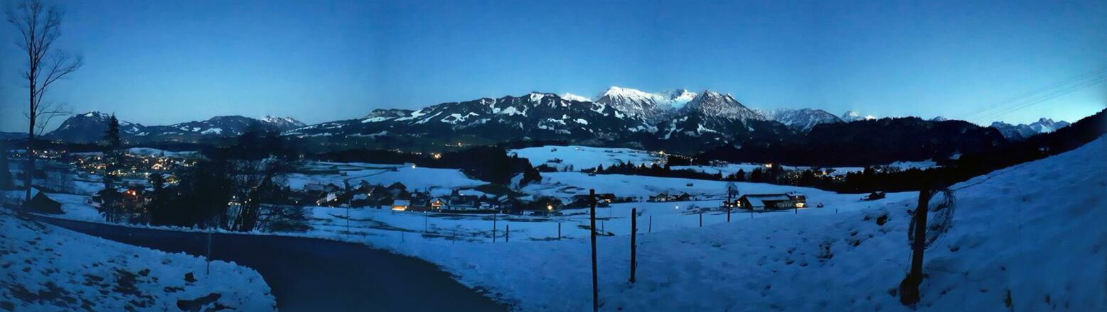 Winteraussicht - Abend über Bolsterlang