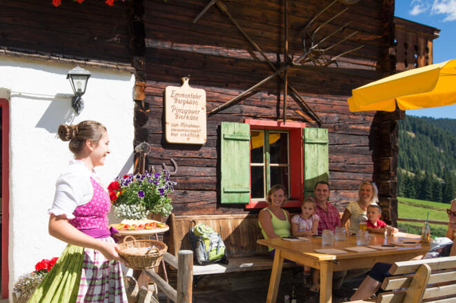 Tolle Brettljause auf der Baumgartenalm