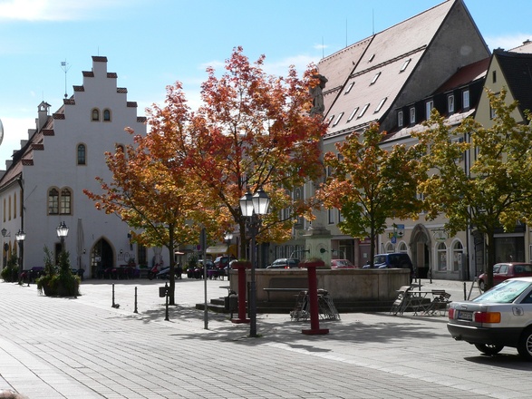 Schongauer Marienplatz mit Ballenhaus