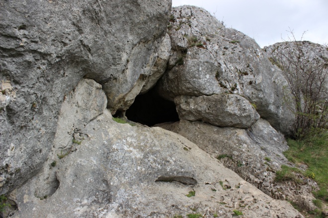 Eingang zu großen Ofnethöhle