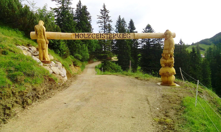 Eingang zum "Holzgeisterweg"