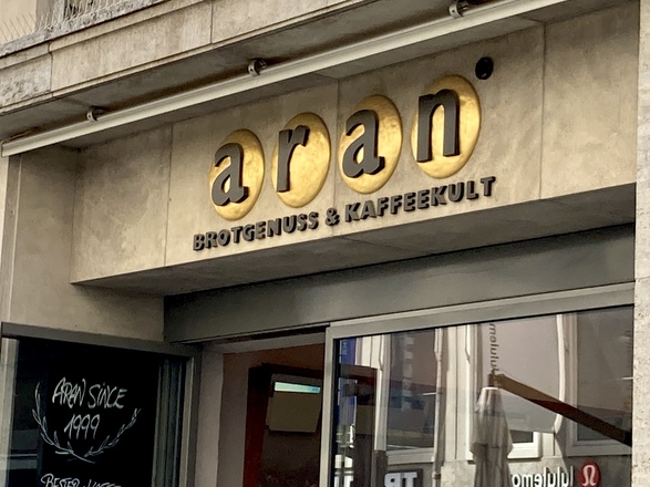 Café Aran 5 Höfe Schild