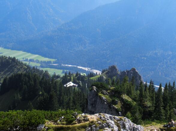 Teufelstättkopf mit Blick auf das AUgust-Schuster-Haus