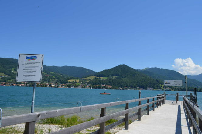 Die Schiffsanlegestelle Abwinkel ist ca.10 Gehminuten entfernt. Eine schöne Art nach Bad Wissee Mitte Tegernsee oder Rottach Egern zu fahren.