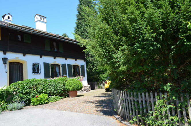 Sie gelangen zum Fockensteinweg 7 über die Auffahrt vom Fockensteinweg 5