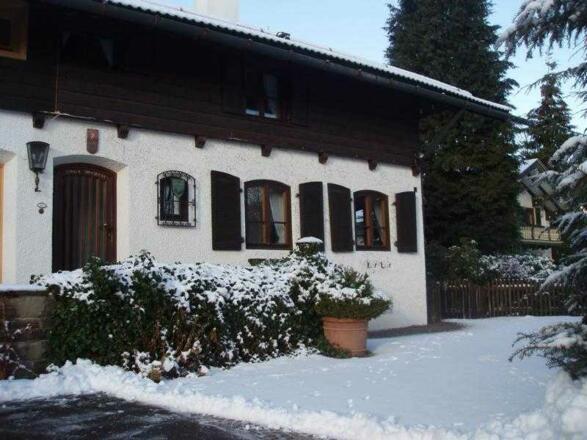 Westseite und Eingangsbereich