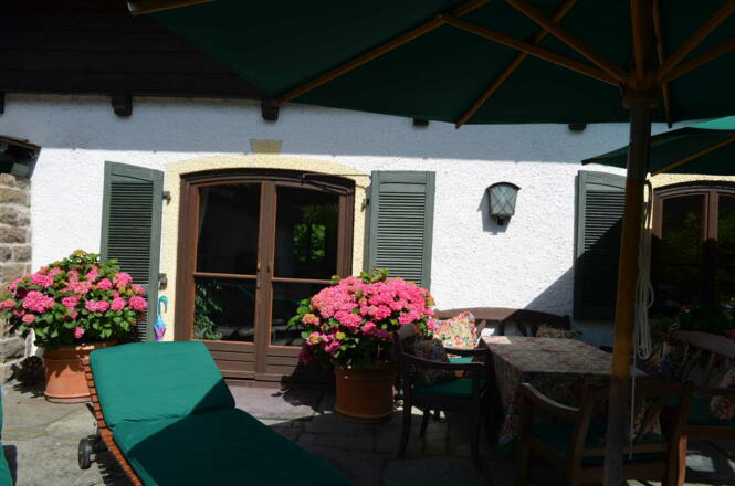 Die wohnlich eingerichtete Terrasse