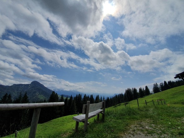Aussichtsbank bei der Feichteck Alm