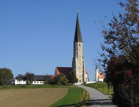 Blick auf die Wallfahrtskirche St. Ägidius in Schildthurn