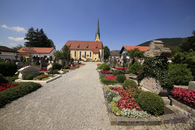 Kath Kirche St.Laurentius_Friedhof Rottach-Egern