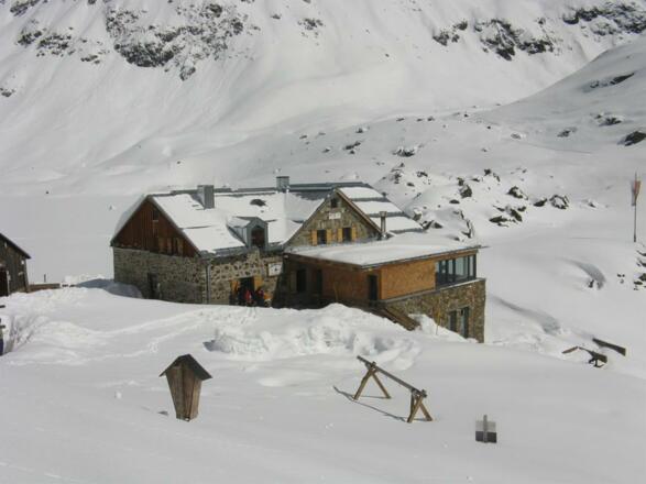 Winnebachseehütte im Winter