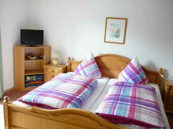 Doppelzimmer mit Frühstück und Südbalkon