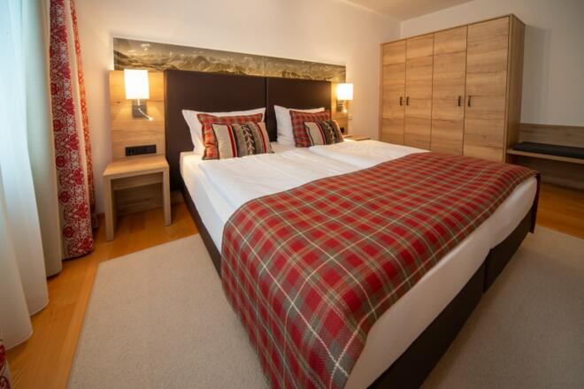 Doppelschlafzimmer mit Boxspring-Bett