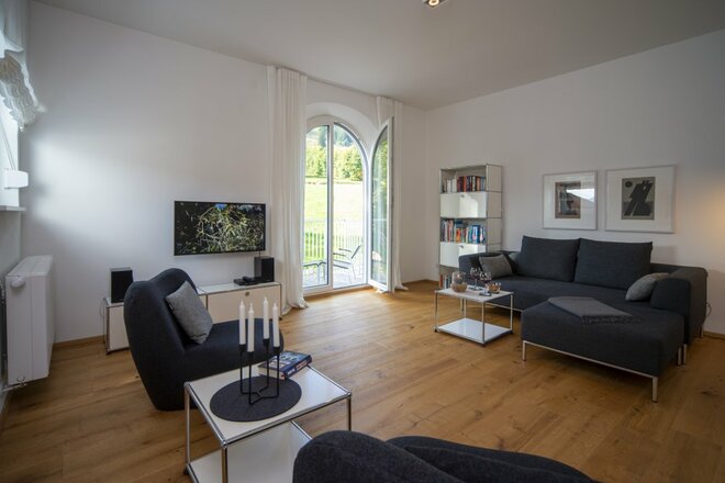 Wohnzimmer mit Design-Sitzmöbeln