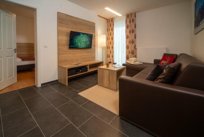 Wohnzimmer mit Flat-TV