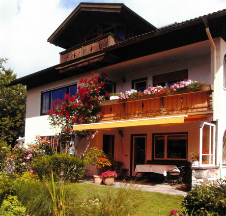 Hausansicht vom Garten
