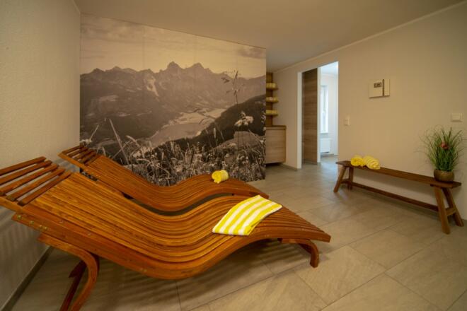 Kleiner Ruheraum der Gemeinschafts-Sauna