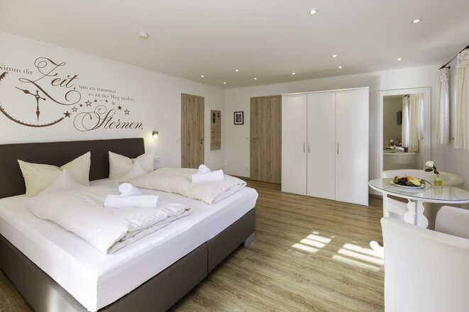 Komfort-Doppelzimmer mit Terrasse