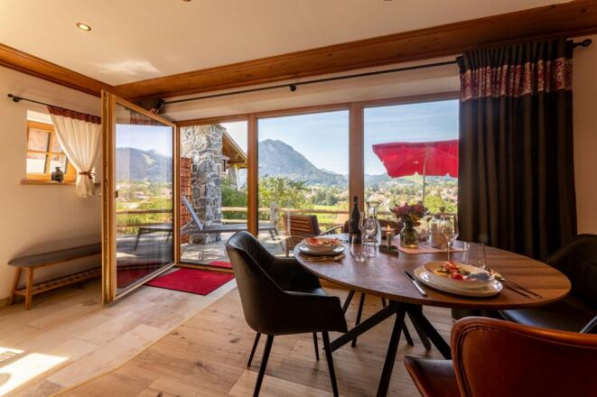 Essbereich mit Aussicht