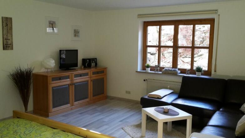 TV-Sideboard und Sofaecke