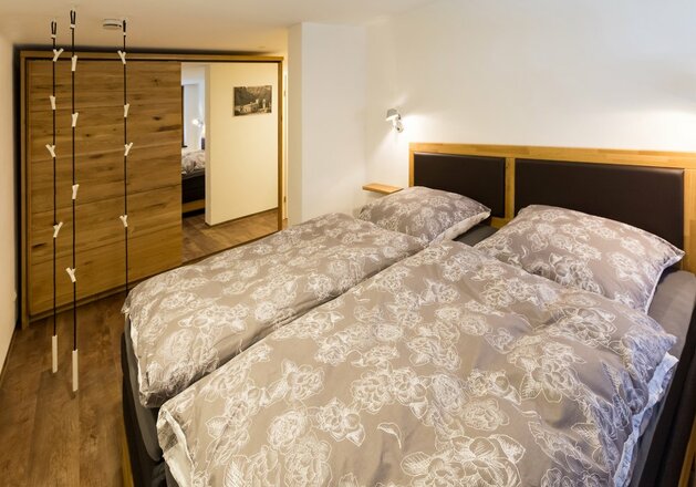 Schlafzimmer I - Kleiderschrank