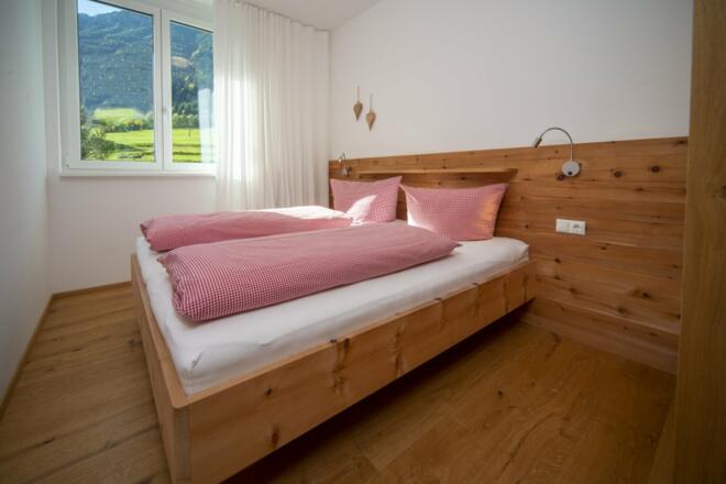 Zirbenholz-Schlafzimmer