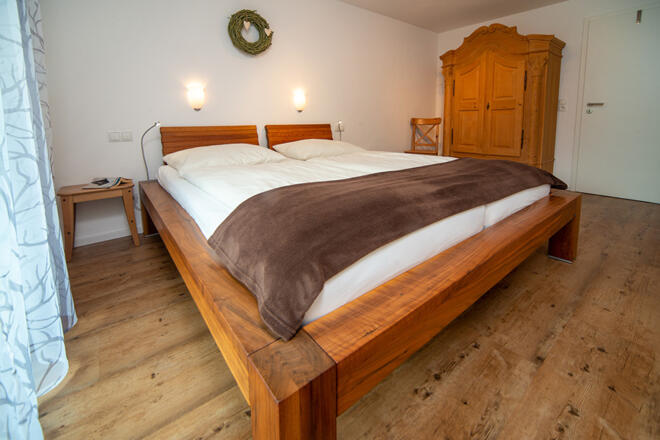 Schlafzimmer (Liegefläche 180x200)