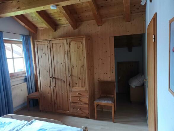 Hinter Schiebetür Bett 90x200