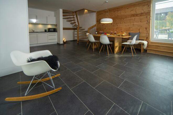 Wohnküche und Zugang Terrasse