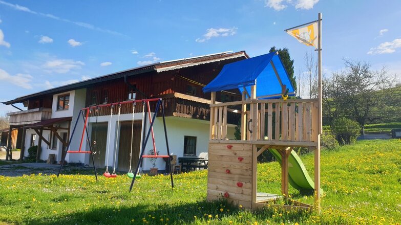 Spielplatz direkt am Haus