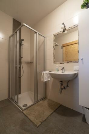 d5033423-c0c4-406f-9881-9d506399e550