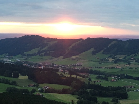 Blick vom Hauchenberg ins Weitnauer Tal