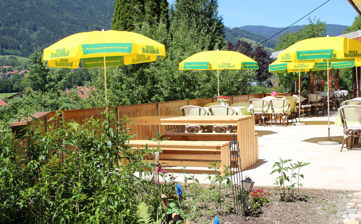 Die Terrasse des Gasthasues Sonnenhang in Anger