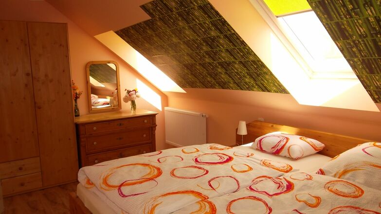 größeres Schlafzimmer