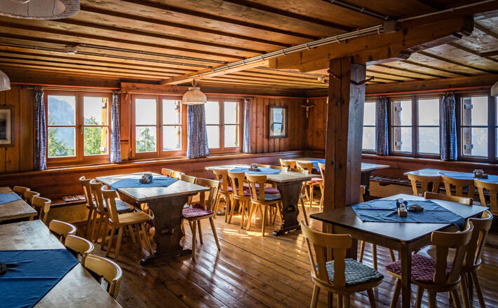 Die Gaststube im Purtschellerhaus