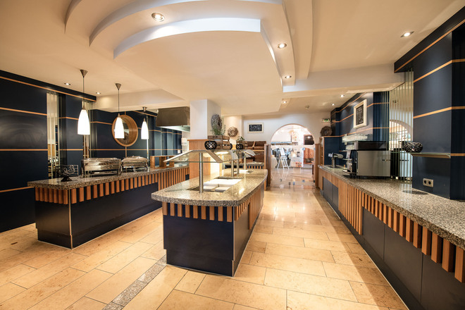 Buffetbereich im Tauernhof