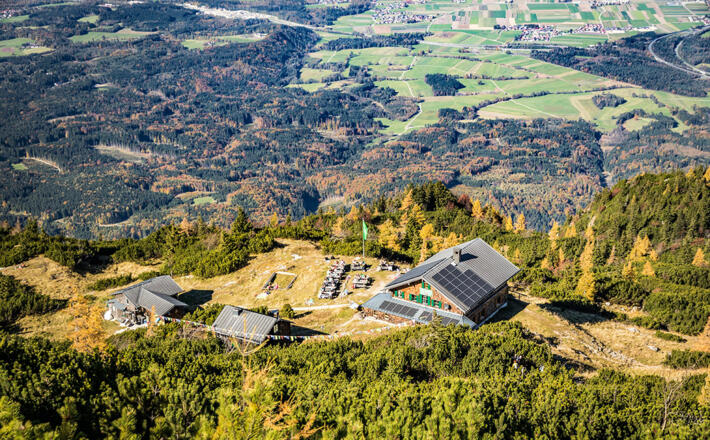 Blick von der Bergstation der Untersbergbahn zum Zeppezauerhaus